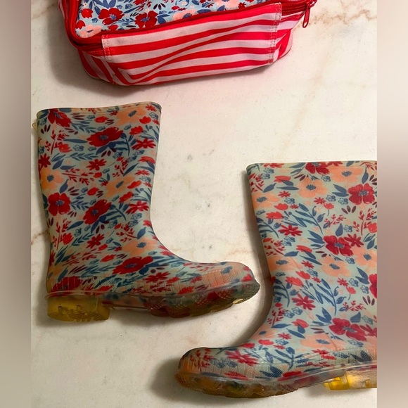 Matilda Jane Girls Size 5 Floral Rain Boots with Matching Packing Bag - Picture 13 of 13